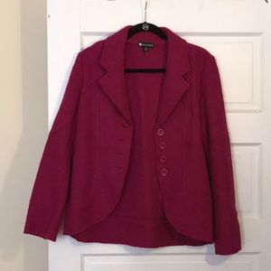 M Valerie Bertinelli Raspberry buttoned blazer.